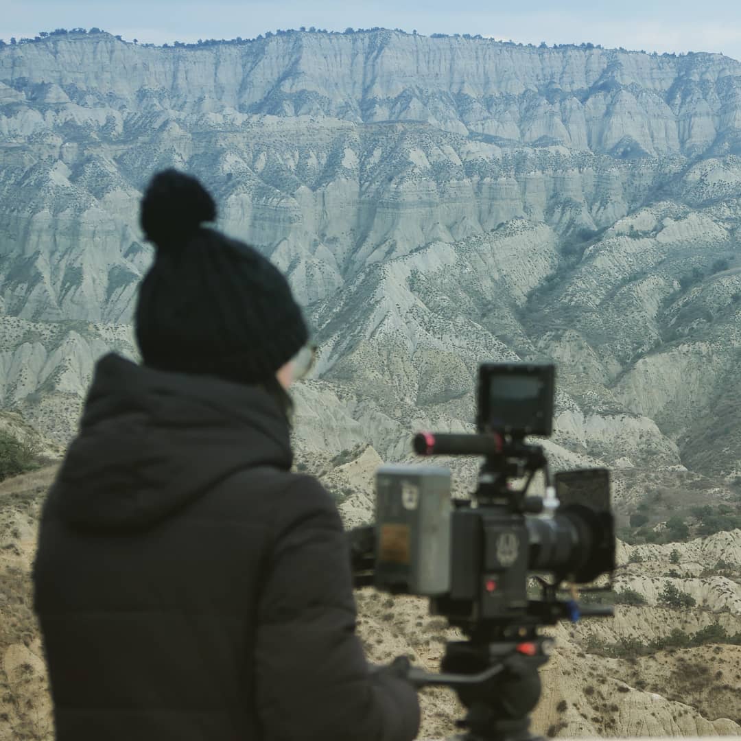 Missing those days filming in the proper badlands of the Caucasus. @analuisaantos making some stunning 8k shots of this desert. See some of the results trickling in to Ateles films' stock footage library on our website.
.
.
.
#atelesfilms #reddigitalcinema #8k #badlands #georgia #caucasus
#womanbehindthecamera #epiccamerawoman #shotonlocation #leofoto #filmmaking #hyfilter #hyfiltersglobal rglobal #wildlifefilmmaking #femaleshooters #europe #asia #redepicw #red #reduser