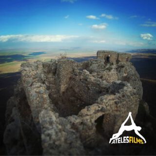 Filming vultures from the castle of queen Tamara. With views to Dagestan. This nice bird hide was built probably in the 1st millennium BC for other purposes. 
.
.
.
#atelesfilms #wildlifefilm #wildlifefilmmaking #wildlife #nature #outdoors #adventure #exploration #analuisasantos #michaelsanderson #shotonred #reddigitalcinema #
#caucasus #georgia #azerbaijan #fortress #castle #vultures #nature #ancient #civilization #ruin #urbex #urbanexloration  #abandoned